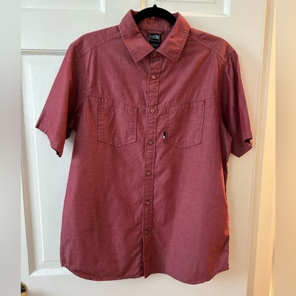 The North Face Men’s Shirt | Short-sleeved Button-up  Size Small | Red